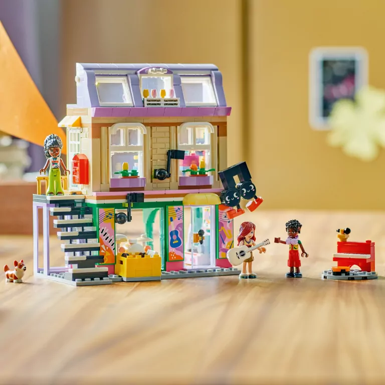 LEGO® Friends. Sklep muzyczny i mieszkanie 42653 - tantis.pl