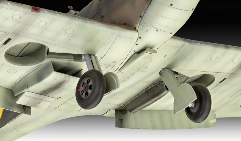 Samolot 1:32 05688 Spitfire MK.II AC IRON MAIDEN Revell - tantis.pl