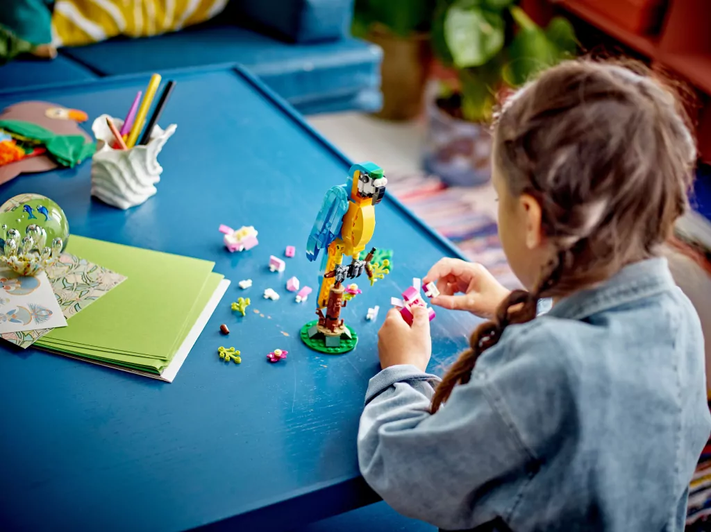 LEGO® Creator. Egzotyczna papuga. 31136 - tantis.pl