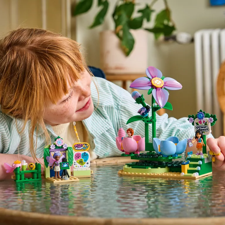 LEGO® Wróżkowa karuzela z kwiatami 42702 - tantis.pl