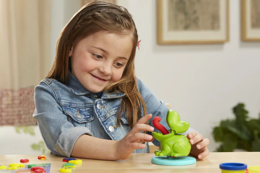 Play-Doh. Zestaw z ciastoliną Starters Żaba i nauka kolorów - tantis.pl