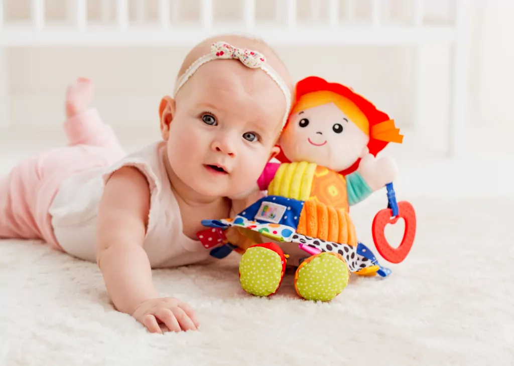 Zawieszka. Lalka Nicole 81133 - tantis.pl