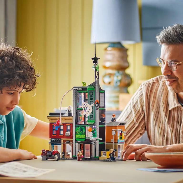 LEGO® Spider-Man i Oscorp 76324 - tantis.pl