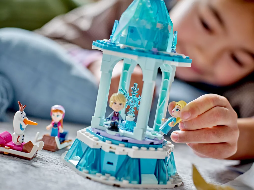 LEGO® Disney Frozen. Magiczna karuzela Anny i Elzy. 43218 - tantis.pl