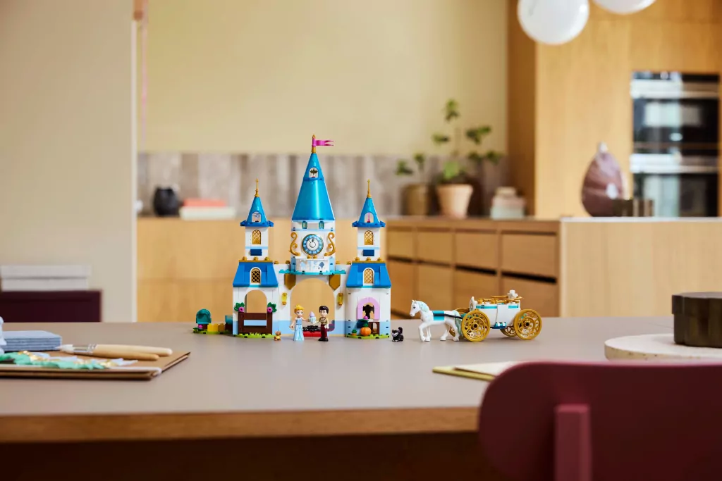 LEGO® Zamek Kopciuszka i kareta 43275 - tantis.pl