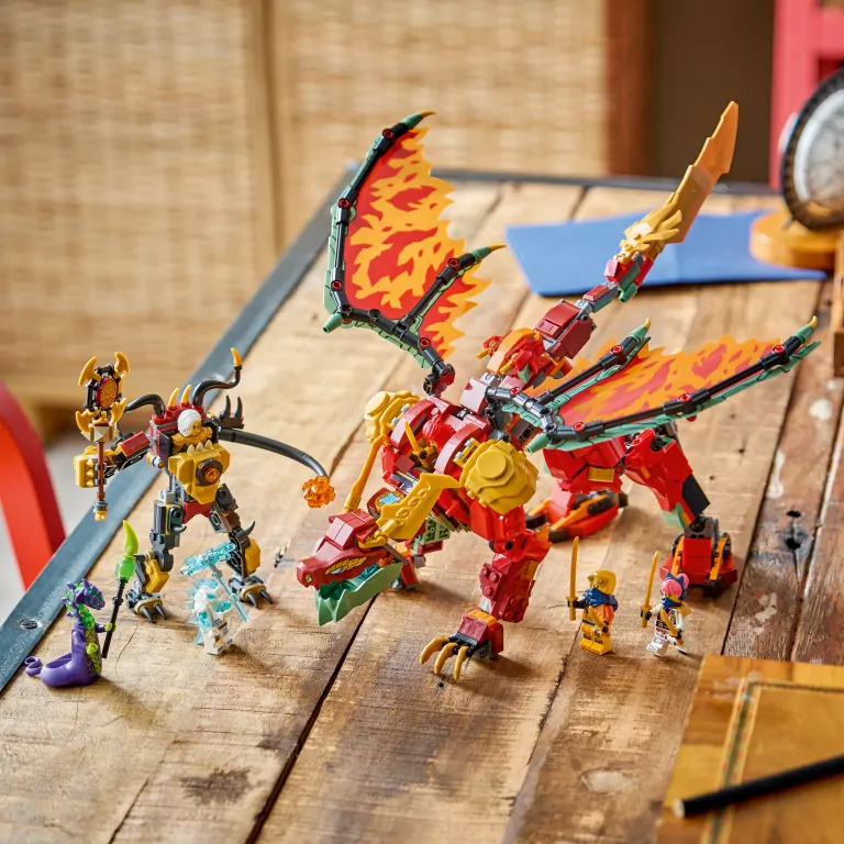 LEGO® Transformujący smoczy mech Wyldfyre 71868 - tantis.pl