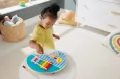 Fisher Price. Drewniany muzyczny stoliczek - tantis.pl