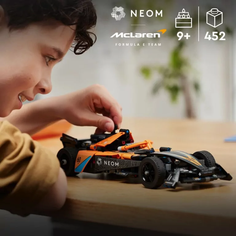 LEGO® Technic. NEOM McLaren Formula E Race Car 42169 - tantis.pl