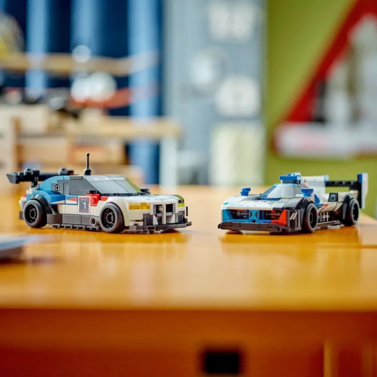 LEGO® Speed Champions. Samochody wyścigowe BMW M4 GT3 & BMW M Hybrid V8 76922 - tantis.pl