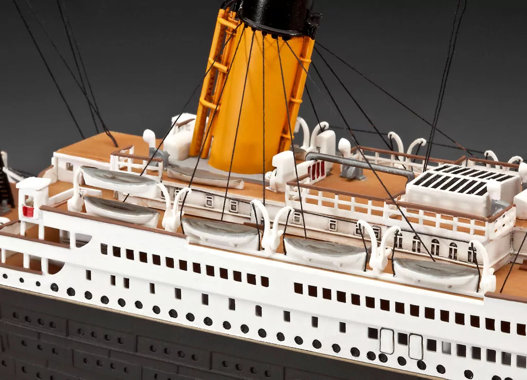 R.M.S. Titanic. 100th Anniversary Edition - tantis.pl