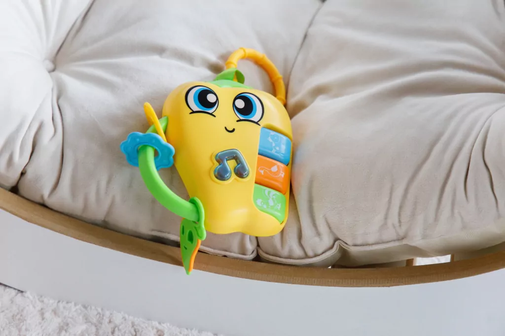 Lisciani Carotina Baby Grzechotka interaktywna Papriko - tantis.pl