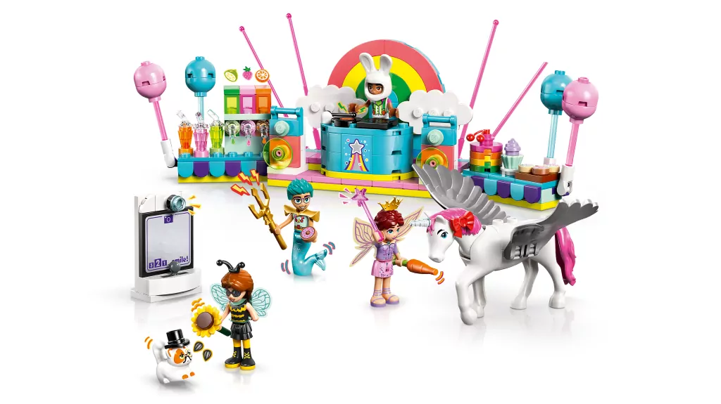 LEGO® Friends. Bal przebierańców z jednorożcem i wróżką 42661 - tantis.pl
