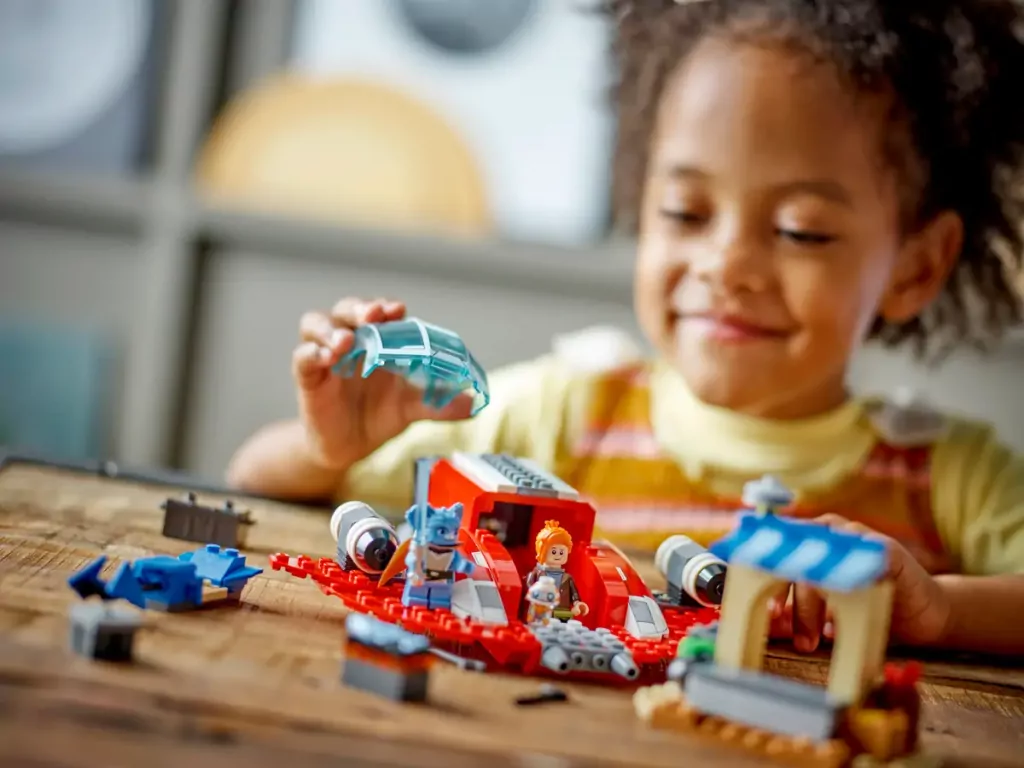 LEGO® Star Wars™.  Karmazynowy Jastrząb 75384 - tantis.pl