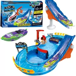 Tor wodny z motorówką