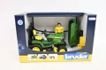 Traktorek John Deere, z figurką ogrodnika - tantis.pl