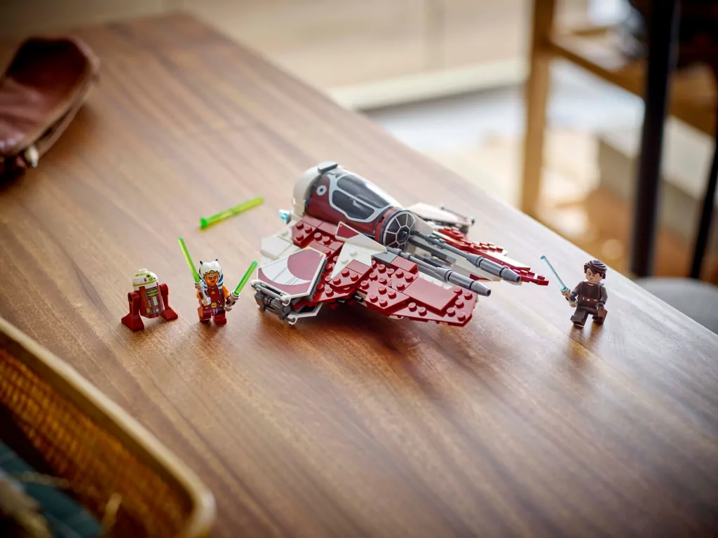 LEGO® Interceptor™ Jedi Ahsoki 75401 - tantis.pl