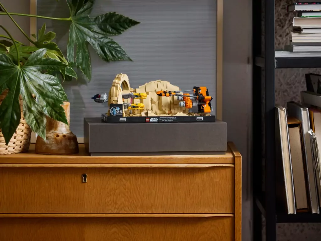 LEGO® Star Wars. Diorama: Wyścig ścigaczy w Mos Espa™ 75380 - tantis.pl