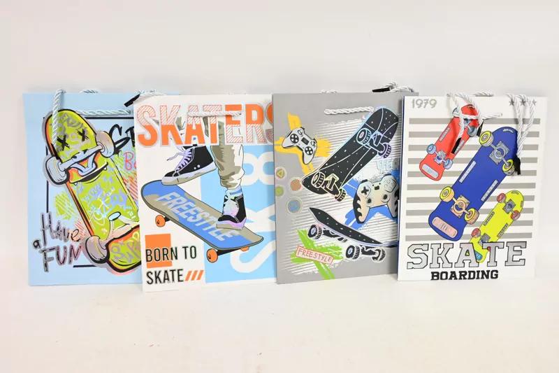 Torebka prezentowa dziecięca M Skate mix - tantis.pl
