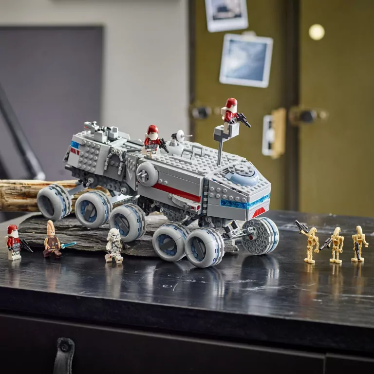 LEGO® Star Wars. Czołg Republiki Juggernaut. 75413 - tantis.pl