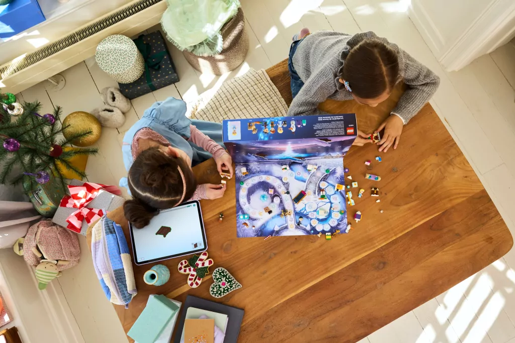 LEGO® Kalendarz adwentowy na 2025 rok 43273 - tantis.pl