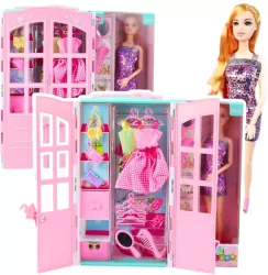 Lalka z szafą i akcesoriami