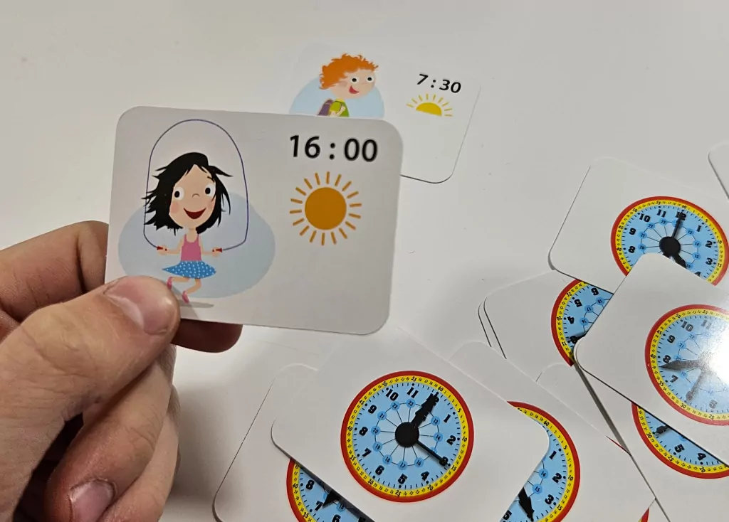 Od czasu do czasu. Zegar edukacyjny Montessori - tantis.pl