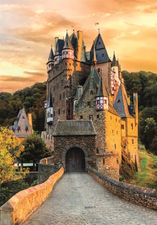Puzzle 1000 Golden Hour at Eltz Castle - tantis.pl
