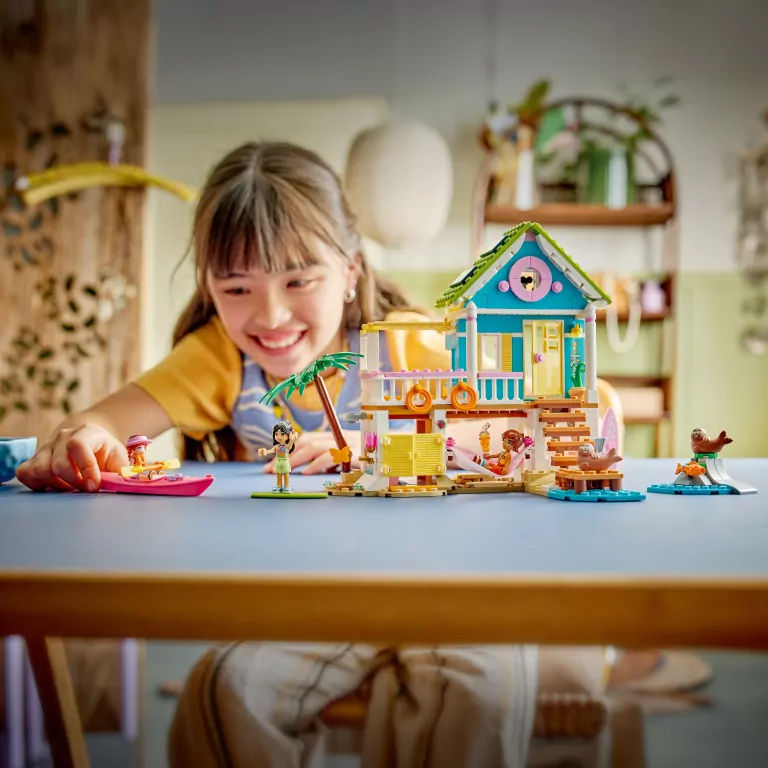 LEGO® Friends.  Domek na plaży z fokami 42699 - tantis.pl