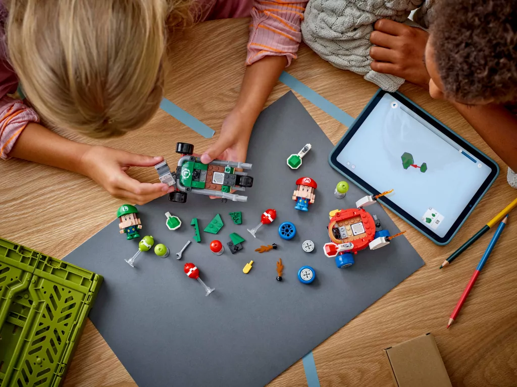 LEGO® Super Mario. Mario Kart™ – Baby Mario kontra Baby Luigi 72034 - tantis.pl